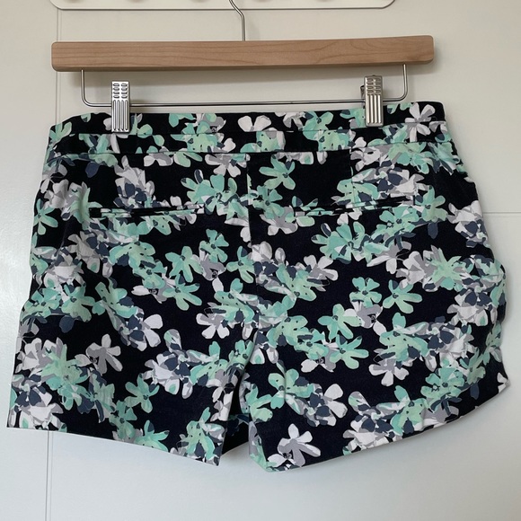 Banana republic floral shorts. - Picture 3 of 3